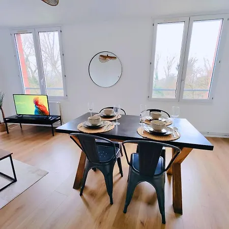 Stade Pierre Mauroy - For 4 People Apartment
