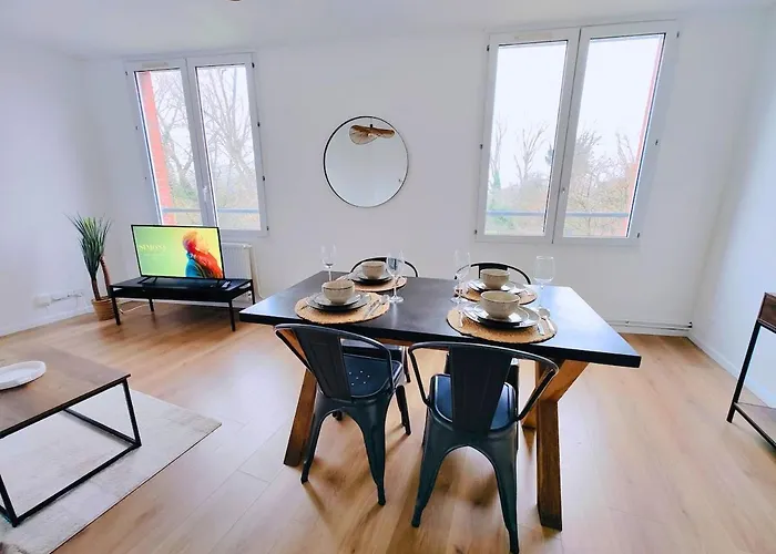 Stade Pierre Mauroy - For 4 People Apartment
